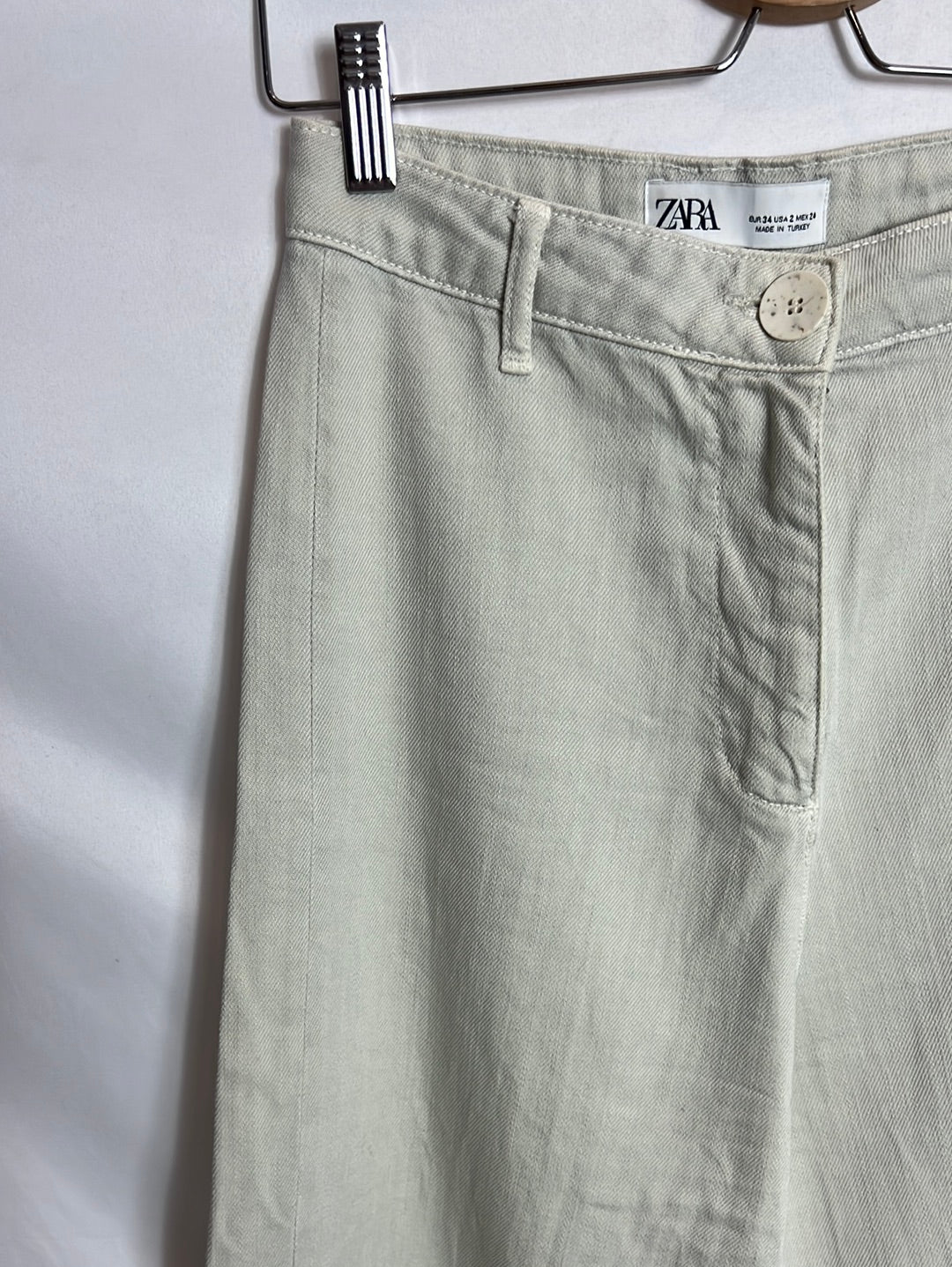 ZARA. Pantalón culotte color piedra. T 34 - Imagen 2