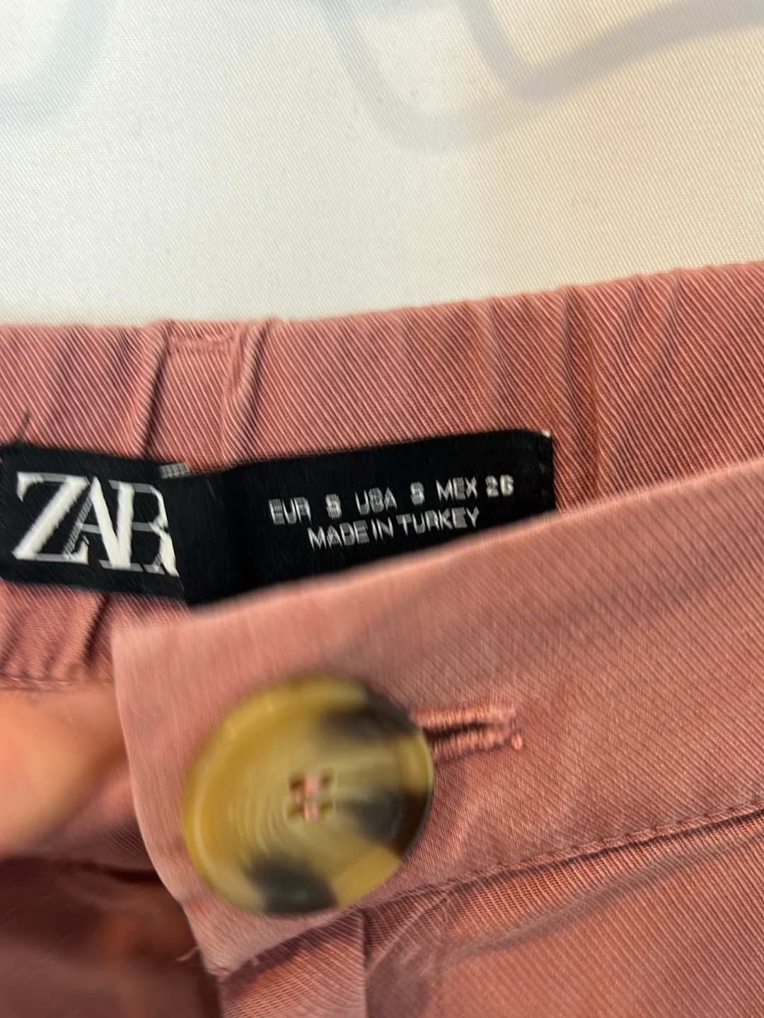 ZARA. Bermuda malva pinzas. T S - Imagen 3